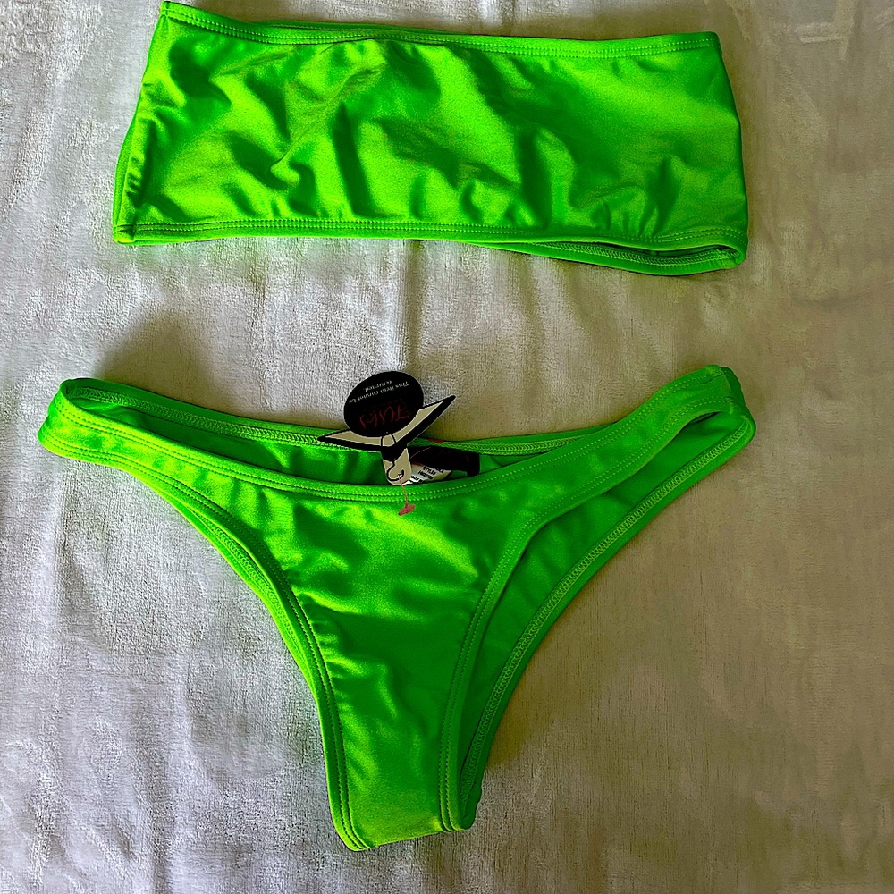 NWT women’s neon lime green hot Miami styles bathing suit top and bottom size L